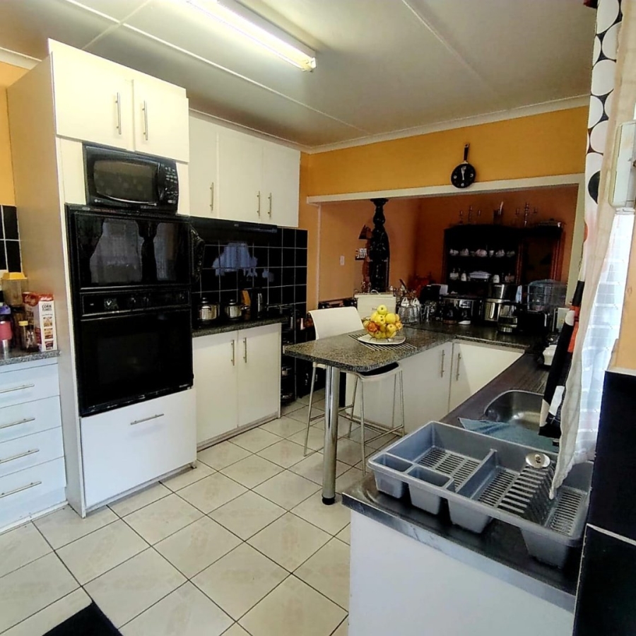 4 Bedroom Property for Sale in Amalinda Eastern Cape